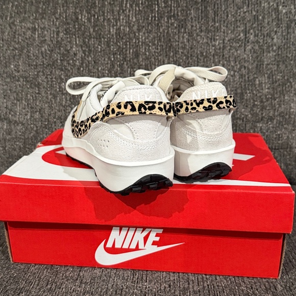 NWT Nike Women’s Waffle Debut Cream Leopard Swoosh Sneakers - Picture 4 of 7